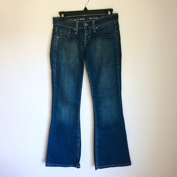 NWOT Levi’s Low Rise Flared Jeans - Picture 2 of 6